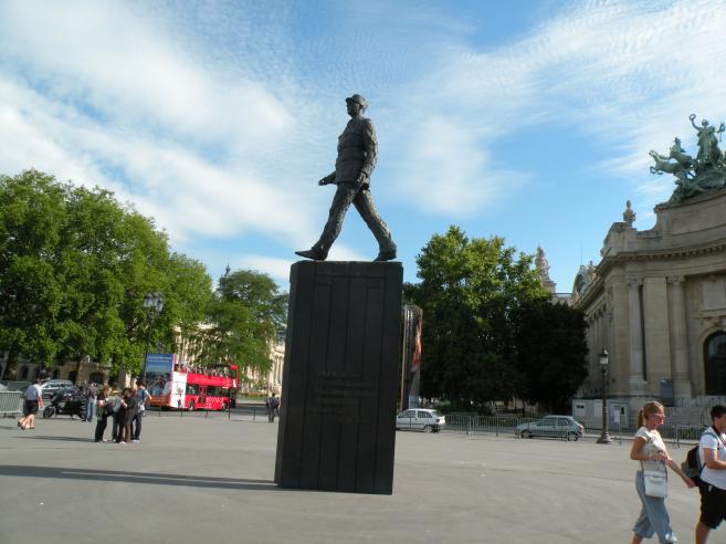  statue de DeGaulle, Champs Elysées